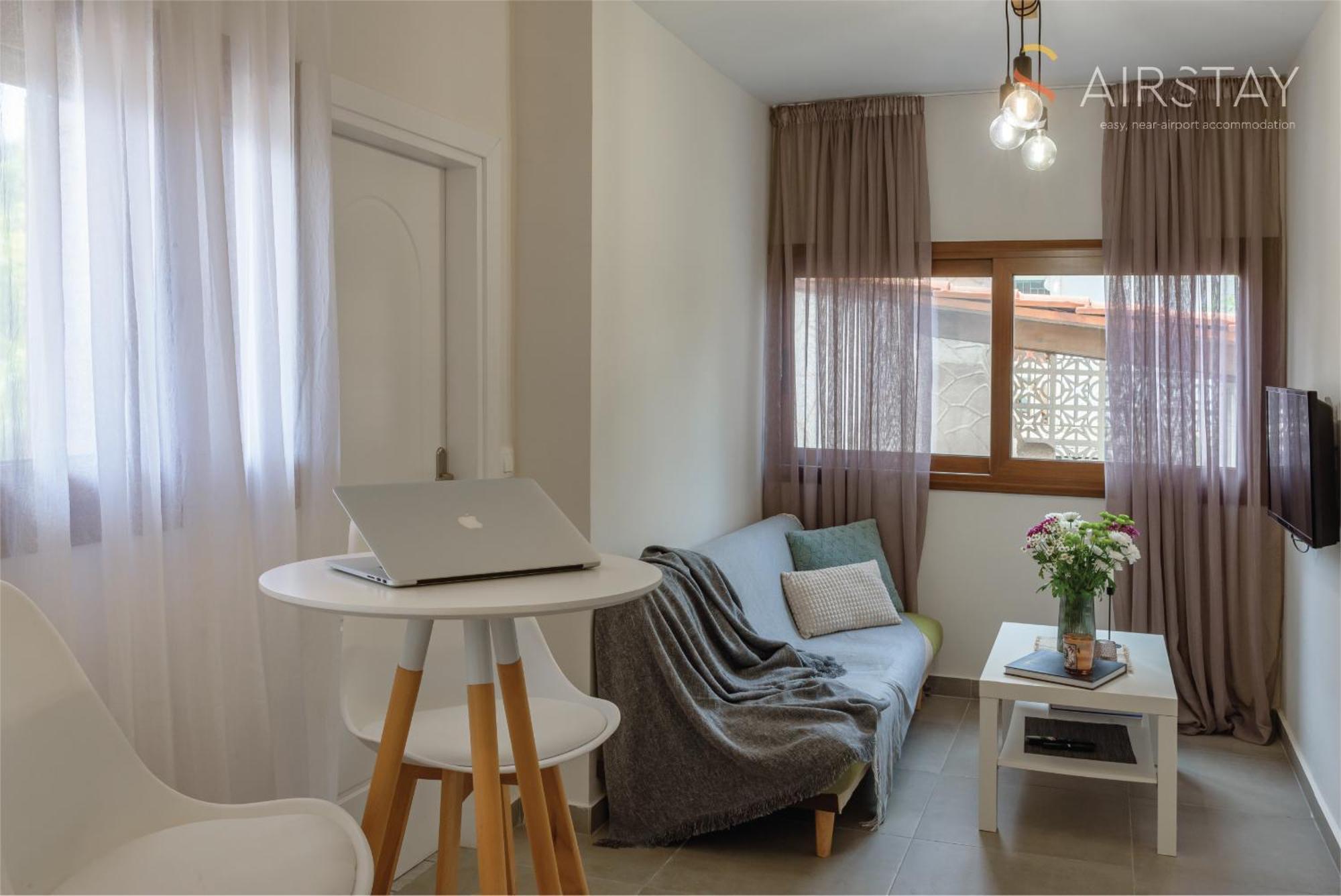 Ryze Apartments Airport By Airstay Artemida  Exterior photo